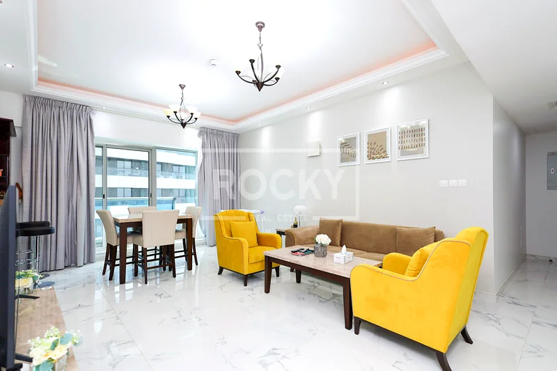 | Exclusive | Bright and Spacious Layout |63775322149505111
