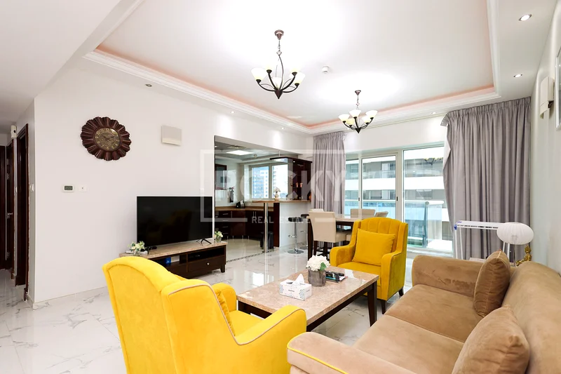 | Exclusive | Bright and Spacious Layout |63775322149505112