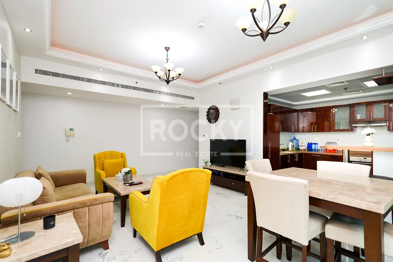 | Exclusive | Bright and Spacious Layout |63775322149505114