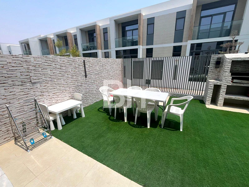Upgraded | Great Location | Vacant on Transfer63930884179457111