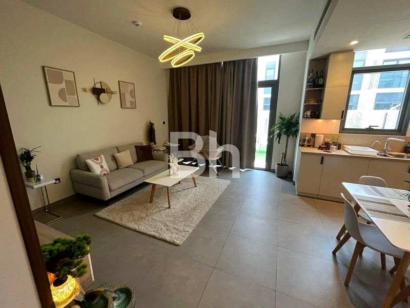 Upgraded | Great Location | Vacant on Transfer63930884179457114