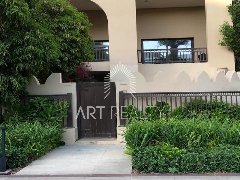 Seaside Living | Private Beach | Vacant64007677533057111