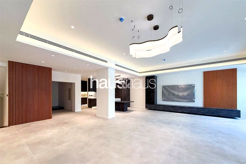 Fully Renovated Triplex | Unique Property | Vacant64007796736130112