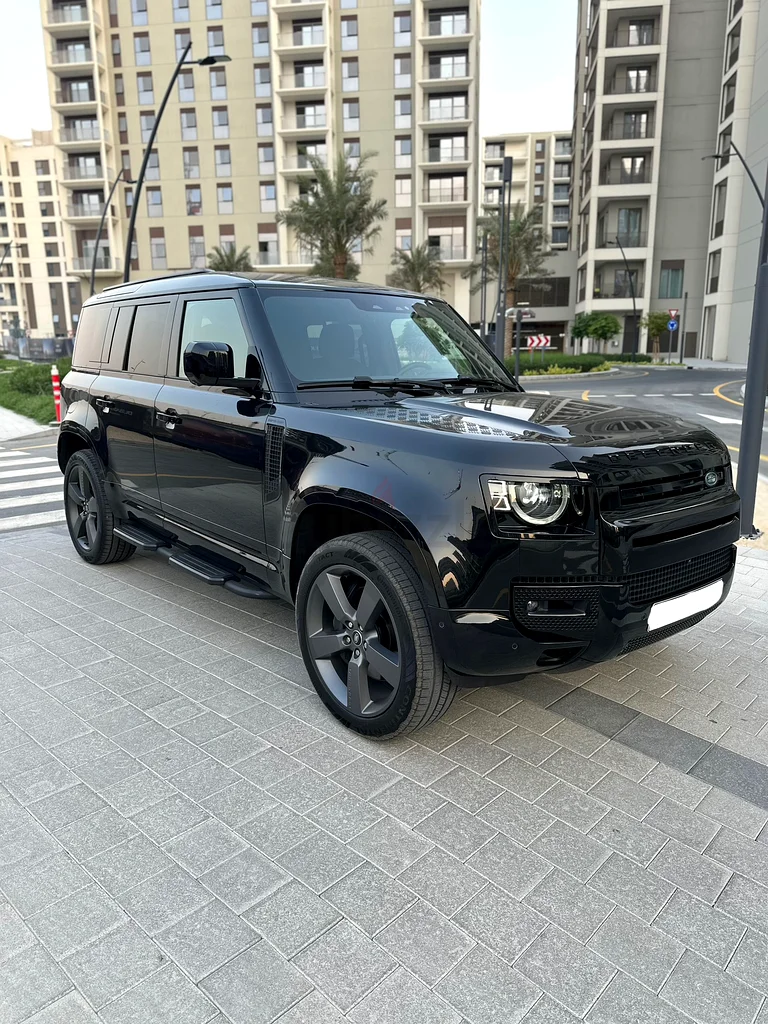Defender 2025 P400 *X-Dynamic-SE 110*
6 cylinder American specs 
Headup display, Large screen, inter63700287691009111
