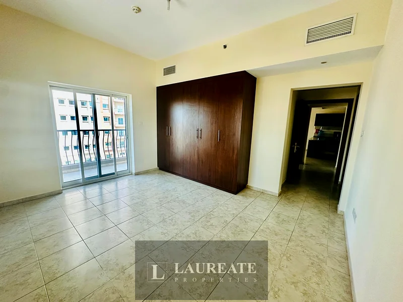 Spacious Layout I Vacant I City View63729404033155110