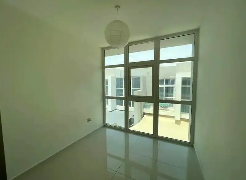 READY TO MOVE IN| BACK-TO-BACK| 3BED TOWNHOUSE63747902190337114