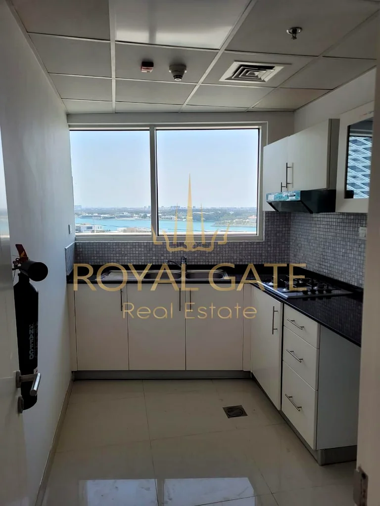 إطلالة على البحر | طابق عالي | جاهز للسكن63848065223425111