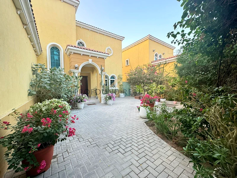 Vacant_Legacy 3BR+M_Pool_Distr 5_Close to Pavillion63921718305025113