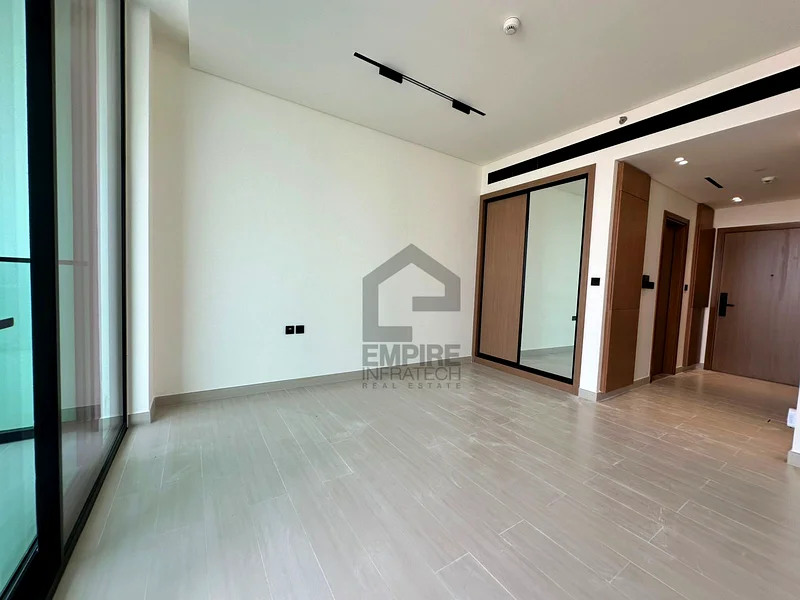 مشرق | شقة فارغة مناسبة للعائلات موقع متميز63785792908035111