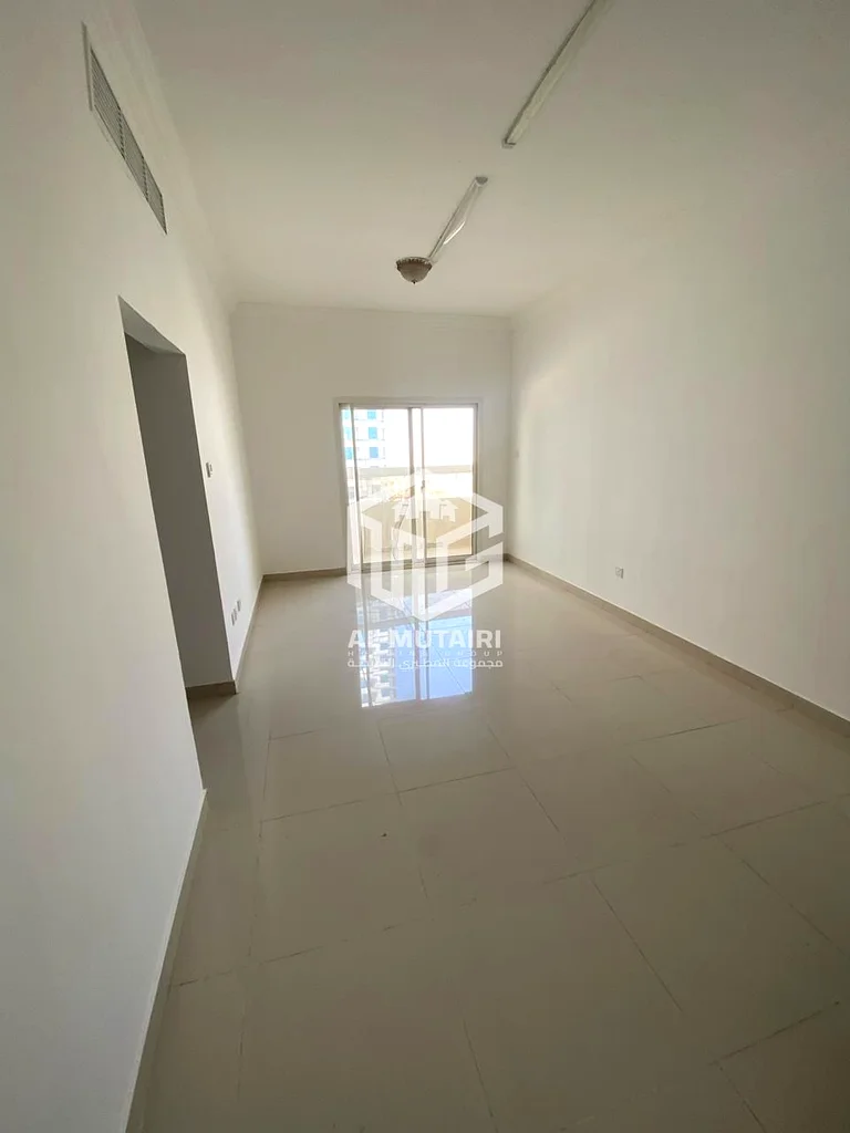 🏢 شقة مكونة من غرفتي نوم للإيجار – الرشيدية، عجمان شقة مريحة في موقع متميز، مباشرةً مقابل أبراج فالكون، مثالية للعائلات أو المحترفين.63720507378178113
