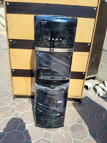 Bottom load water dispenser