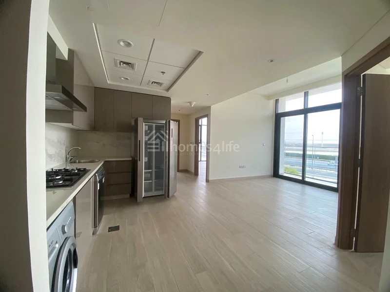 3 Bedrooms | Spacious and Bright | Prime Location63976595400961112