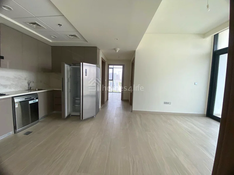 3 Bedrooms | Spacious and Bright | Prime Location63976595400961113