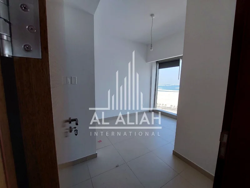 Luxurious 1BHK For Sale | Modern Layout | Full Sea View63846666450177114