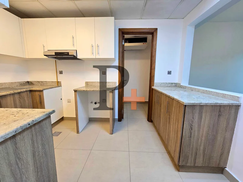 Spacious | Pantry and Study | Strategic Location63785681510787113