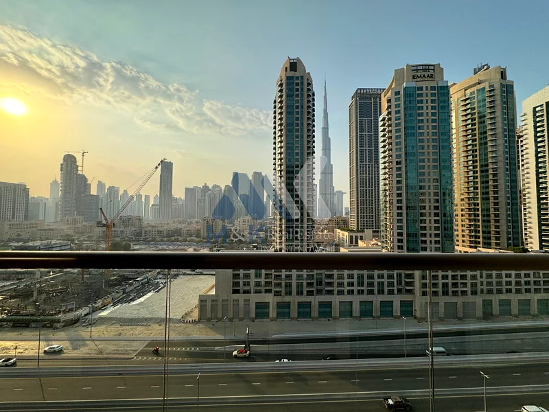 شقة بمنظر برج خليفة وغرفتي نوم/ بالقرب من دبي مول / شرفة63790447251586112