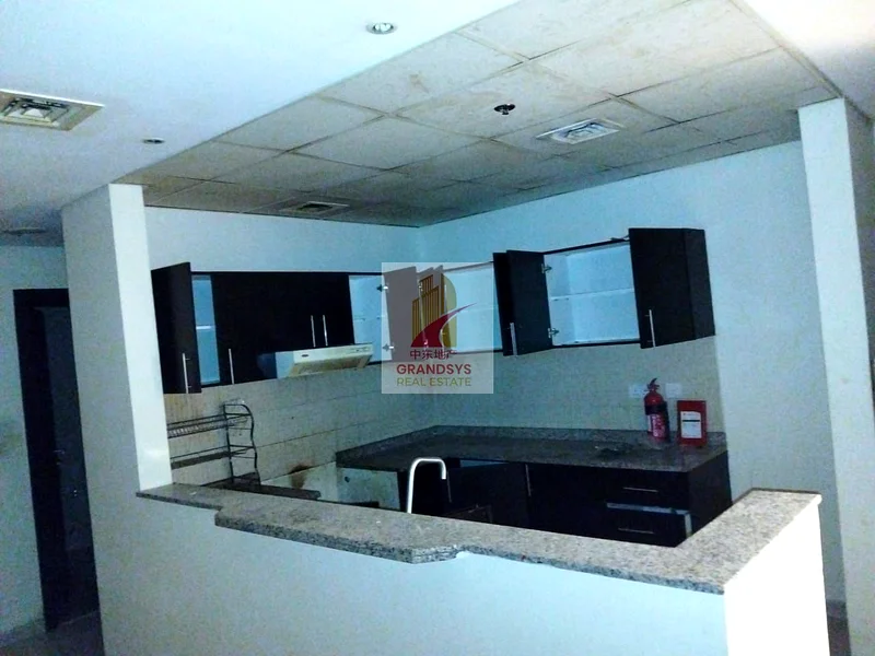 Large 1 bed 2 baths Store Queue Point Liwan63728720935298113