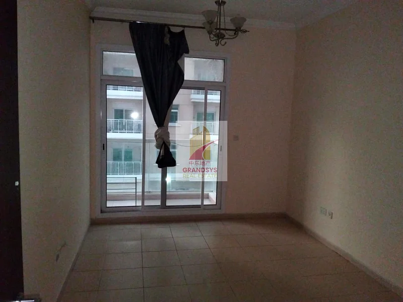 Large 1 bed 2 baths Store Queue Point Liwan63728720935298112