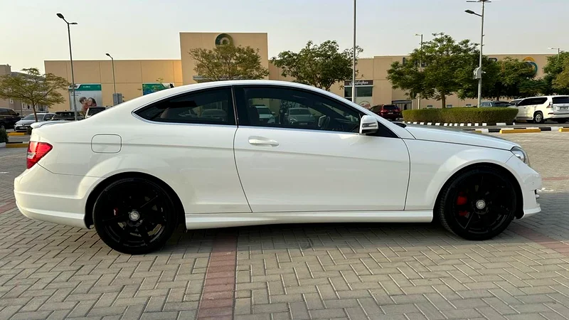Mercedes c250. 2014. GCC . 130000 km in perfect condition .2 keys. Full service done . New tires.63700467024770114