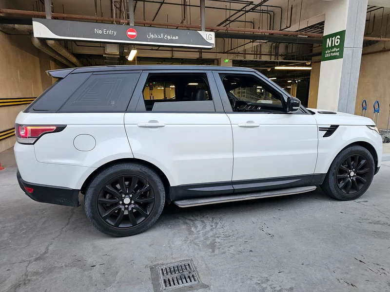 2015 Range Rover Sport Supercharged Original Paint 1st Owner Gcc Specification Excellent Condition63699060416514114
