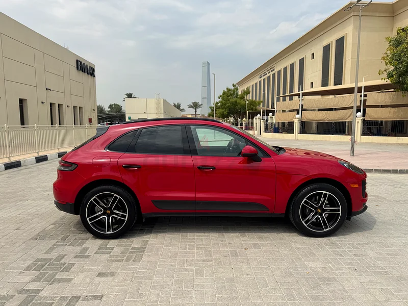 Porsche Macan 202163699038242305113