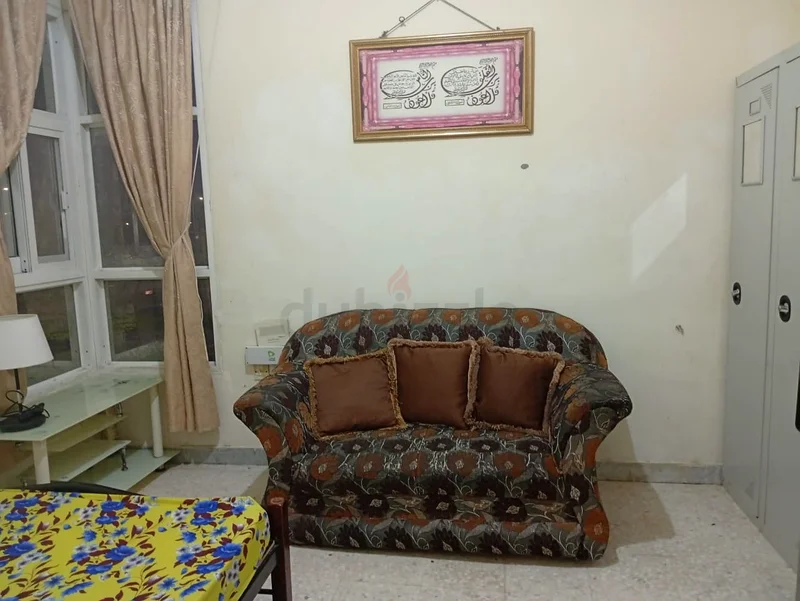 غرفة عائلية للإيجار في الشعيبة 12 مفروشة بالكامل مع واي فاي مجاني وكهرباء63797396958211111