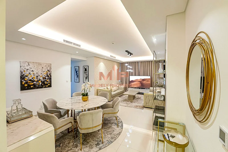شقة بثلاث غرف نوم في الزاوية | طابق عالٍ | إطلالة على البرج63790446252418112