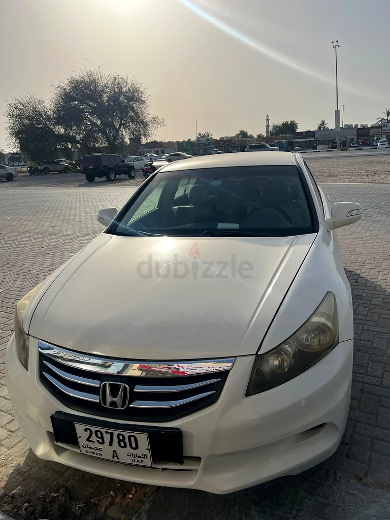 Honda Accord urgent sale. Price slightly negotiate.63699033077377113