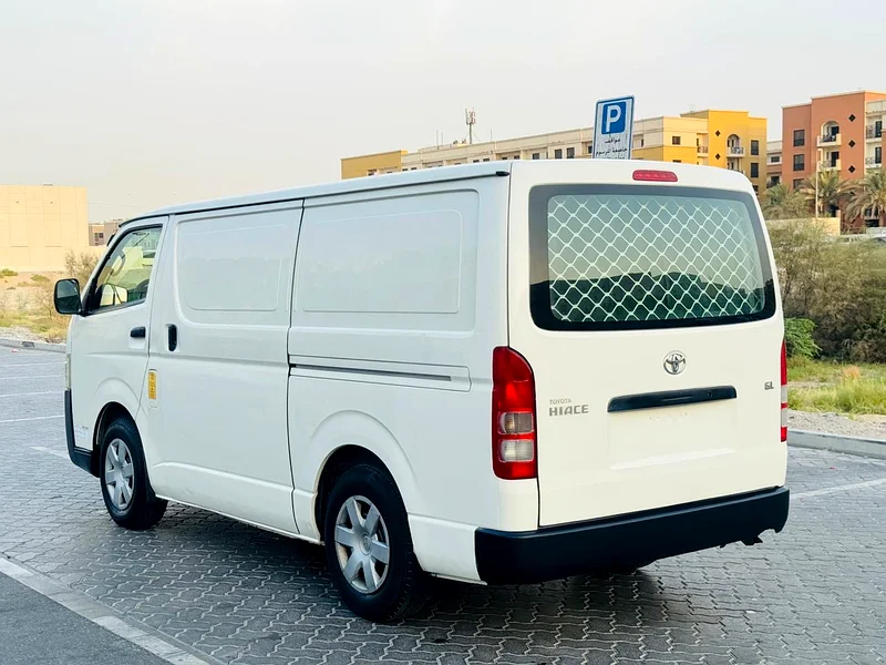 hiace delivery van model 201563699049406979114