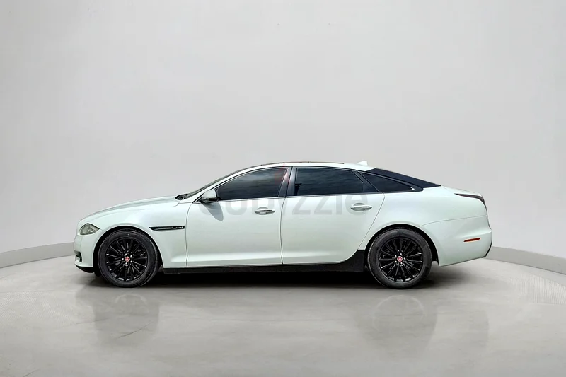 2015 Jaguar XJ-Series Luxury (SWB) 2.0L | GCC Specifications63699026561921114