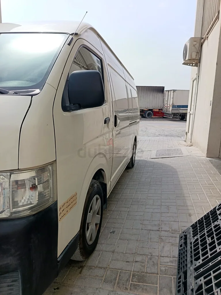 Toyota Hiace  Van63699049325059111