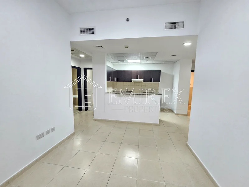 Hot Deal | Lake View | Prime Location63933916954626111