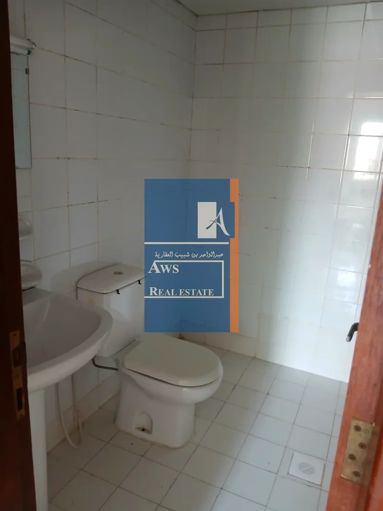 استوديو بأسعار معقولة في ديرة، مناسب للعازبين، قريب من المستلزمات اليومية63737826851714114