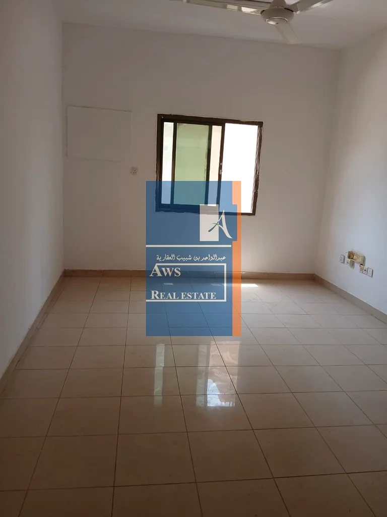 استوديو بأسعار معقولة في ديرة، مناسب للعازبين، قريب من المستلزمات اليومية63737826851714110