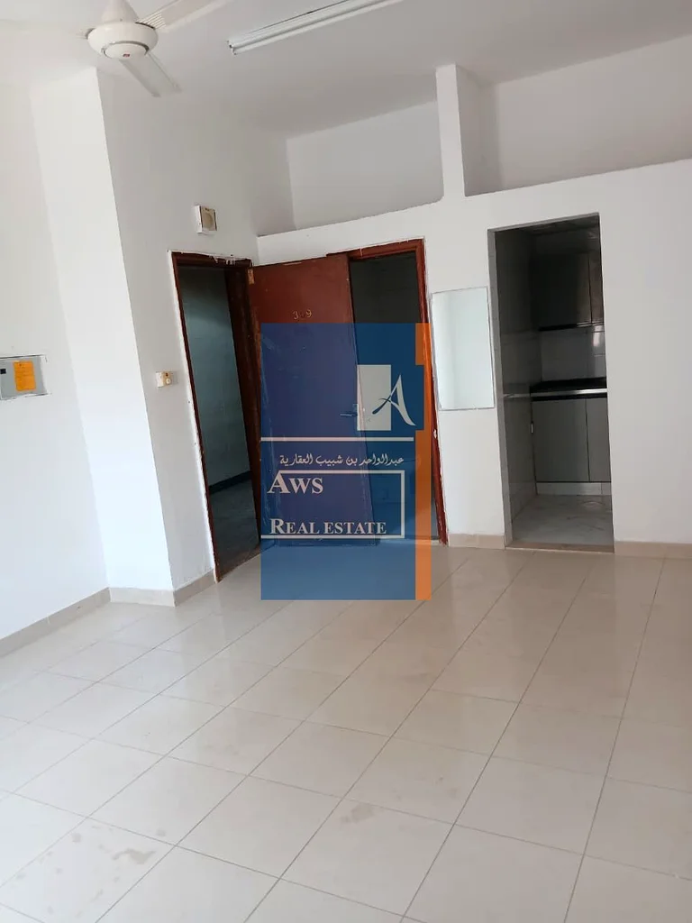 استوديو بأسعار معقولة في ديرة، مناسب للعازبين، قريب من المستلزمات اليومية63737826851714111