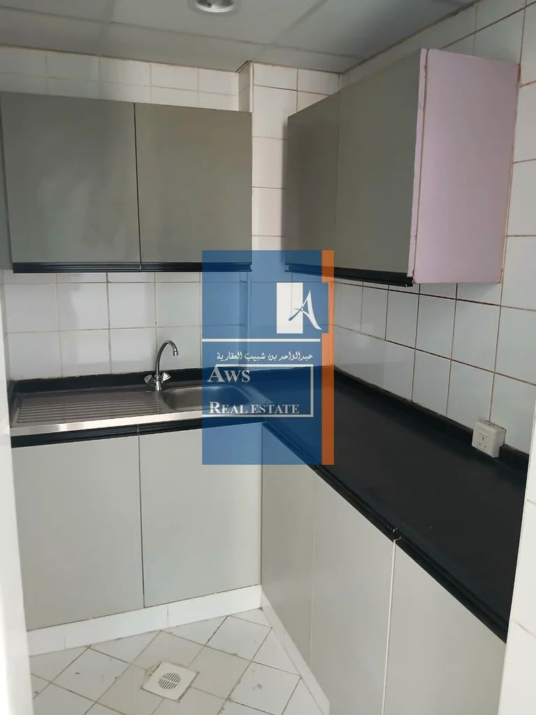 استوديو بأسعار معقولة في ديرة، مناسب للعازبين، قريب من المستلزمات اليومية63737826851714112