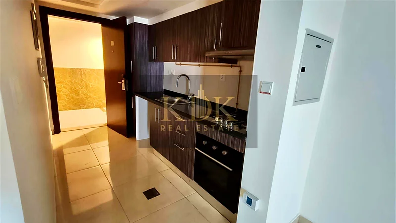 spacious studio- pool view - prime location63798616397441112