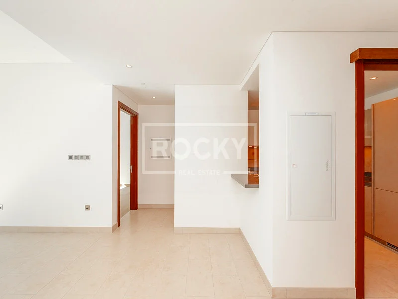 Exclusive| With Laundry | Large 1 Bed I No Agents64016803230979114