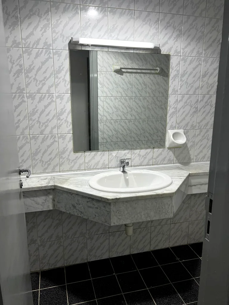OASIS RESIDENCE ONLY FOR FAMILY 2 BR HALL 1899.89 SQ FIT RENT 95K63767160124546112