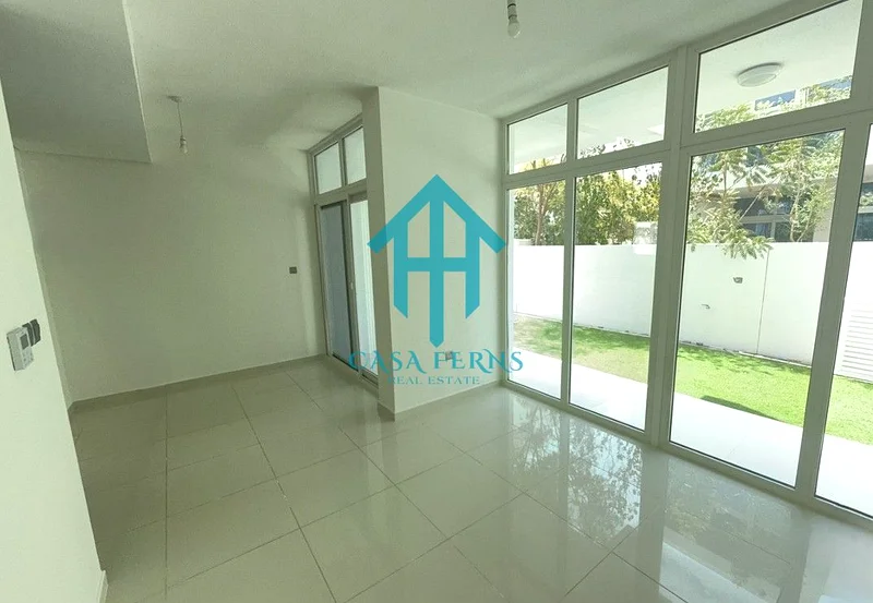 Corner End  Unit 3 BR  | Open Kitcken | Vacant | Well Maintained63748000140546114