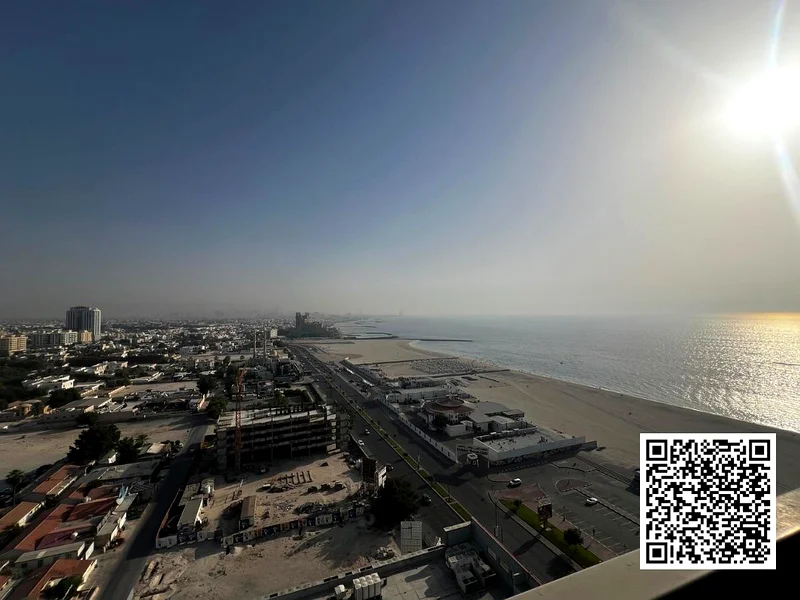 شقة بمنظر بحري 3 غرف نوم للإيجار في برج كورنيش | 3600 قدم مربع | غرفة خادمة | 115 ألف درهم63810439052417110