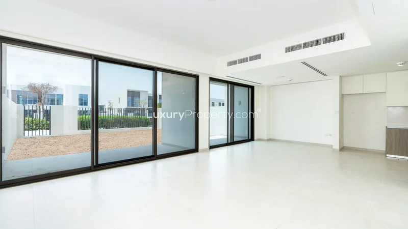Single Row | 3BR Plus Maid | Near Beach63947307257091111