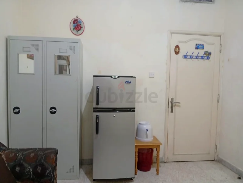 غرفة عائلية للإيجار في الشعيبة 12 مفروشة بالكامل مع واي فاي مجاني وكهرباء63797396958211112