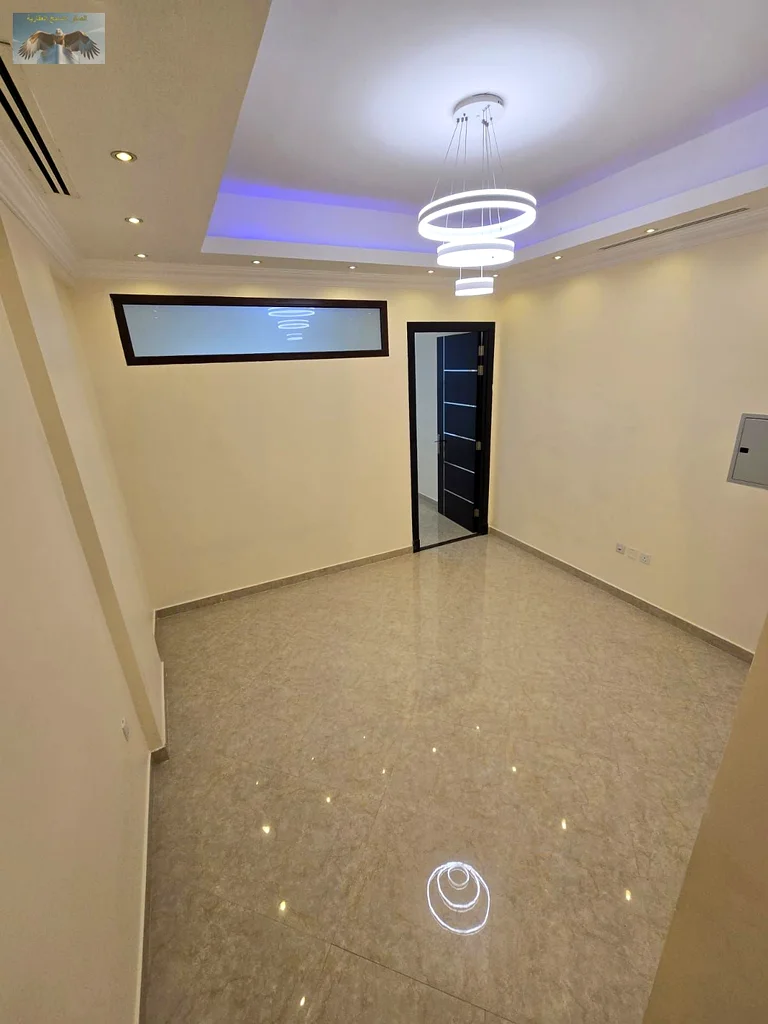 غرفة نوم واحدة وصالة في موقع هادئ وراقي في الروضة 3 🏡 ✅ دفعات مرنة: 4 أو 6 شيكات ✅ وديعة أمان63719425913602112