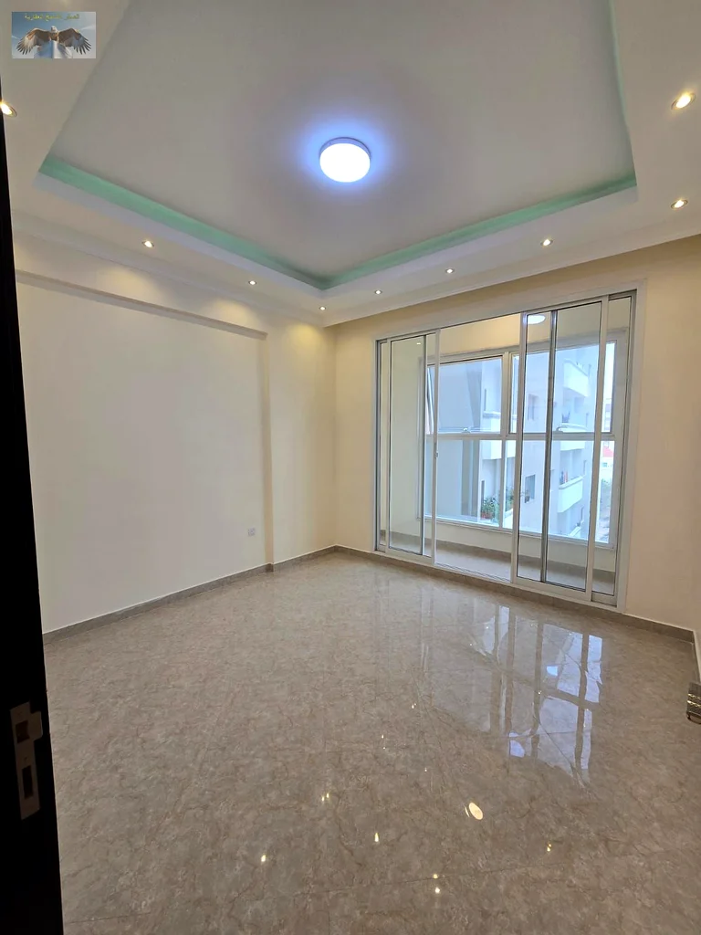 غرفة نوم واحدة وصالة في موقع هادئ وراقي في الروضة 3 🏡 ✅ دفعات مرنة: 4 أو 6 شيكات ✅ وديعة أمان63719425913602111