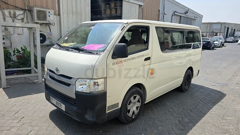 TOYOTA HIACE 2016 JAPANESE SPEC. 13 SEATER  WHITE COLOUR63699049399937110