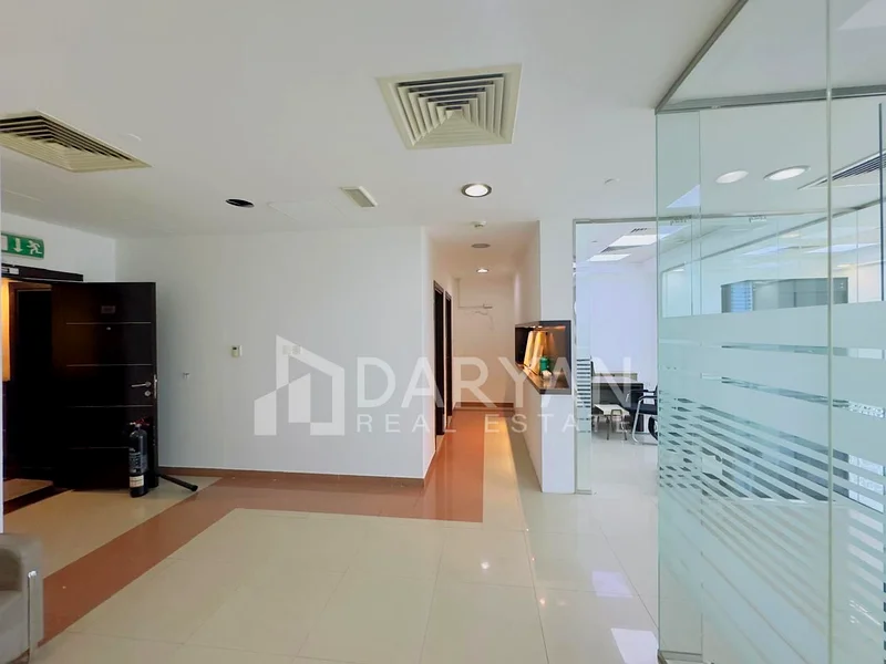 الطابق العالي | مركز الأعمال | مفروش بالكامل63815914406530114