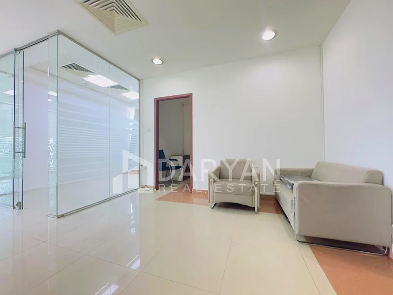 الطابق العالي | مركز الأعمال | مفروش بالكامل63815914406530111