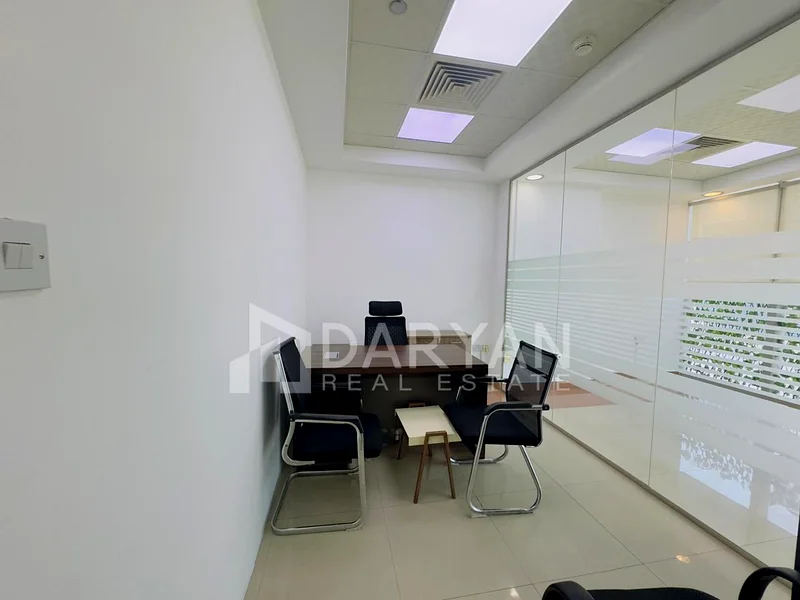 الطابق العالي | مركز الأعمال | مفروش بالكامل63815914406530112