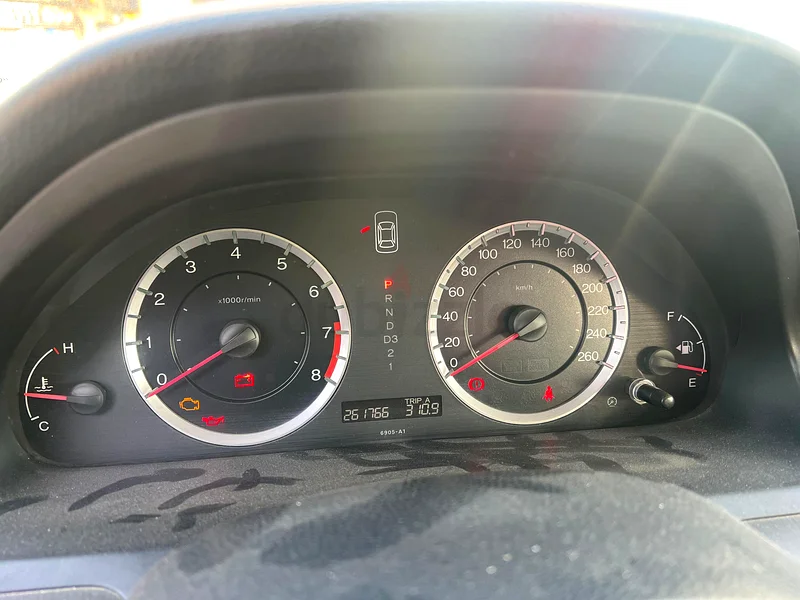 Honda Accord urgent sale. Price slightly negotiate.63699033077377110